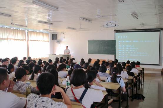 说明: D:\传媒学院迎新\职业生涯规划\IMG_3535_副本.jpg