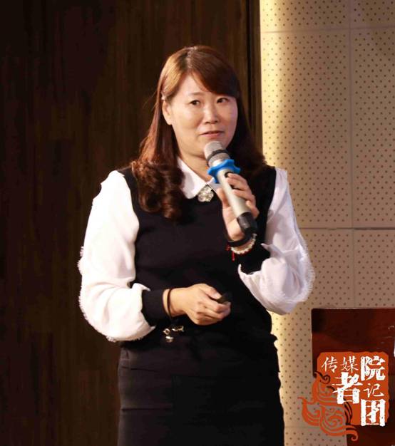 李晖正在讲解_副本